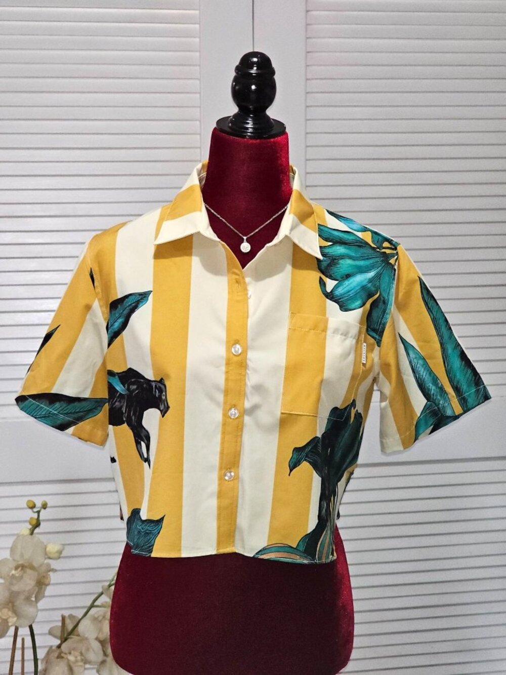 Mavrans Women's Yellow Stripes Pantera Design Bottom Up Crop Top Size M 157